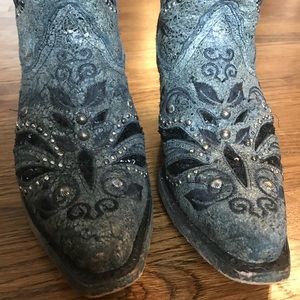 Boots sold by buckle corral brand black